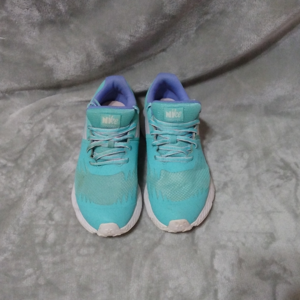 Nike - Picture 3 of 6
